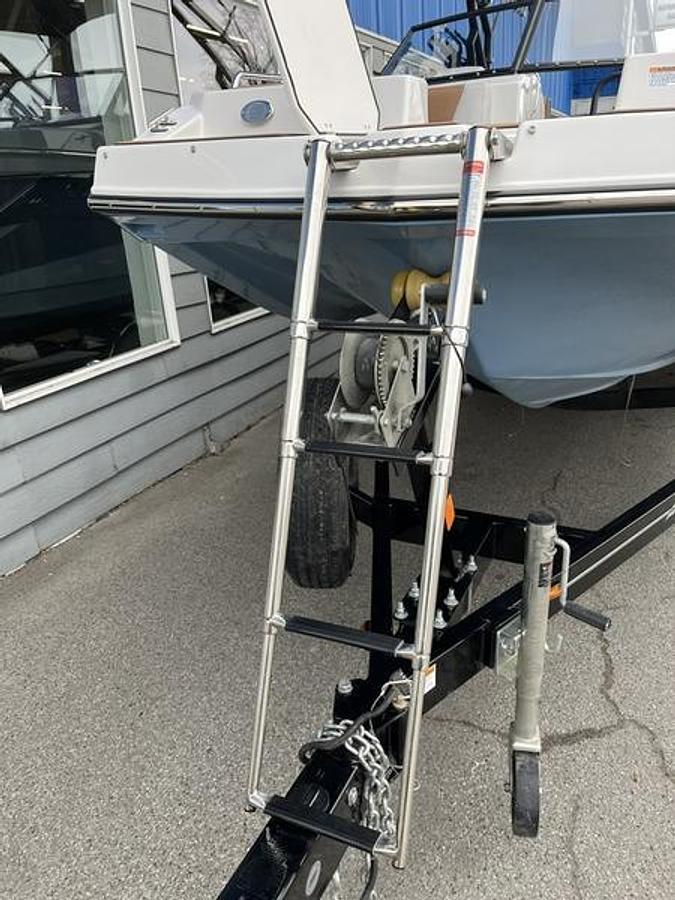 2025 Starcraft Marine SVX 230 OB