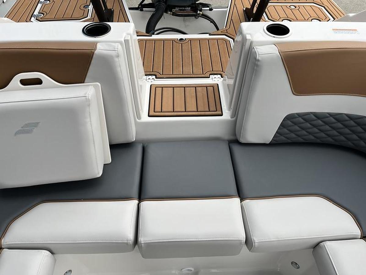 2025 Starcraft Marine SVX 230 OB