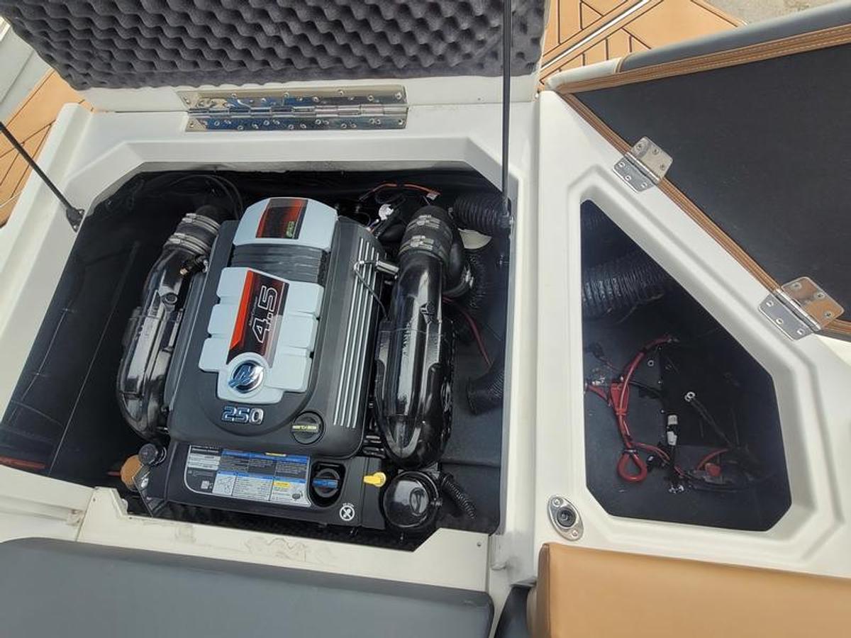 2025 Starcraft Marine SVX 210 I/O