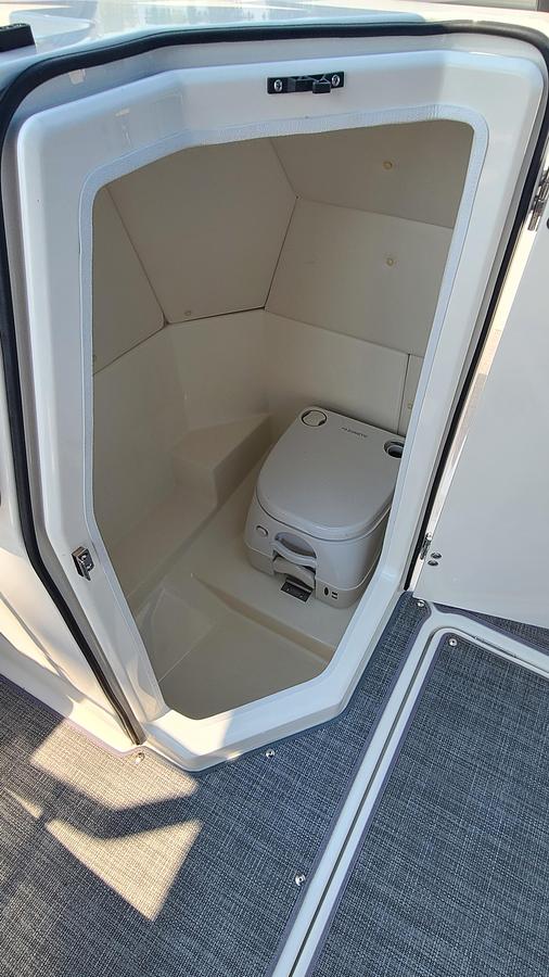 Used 2020 Bayliner DX 2250