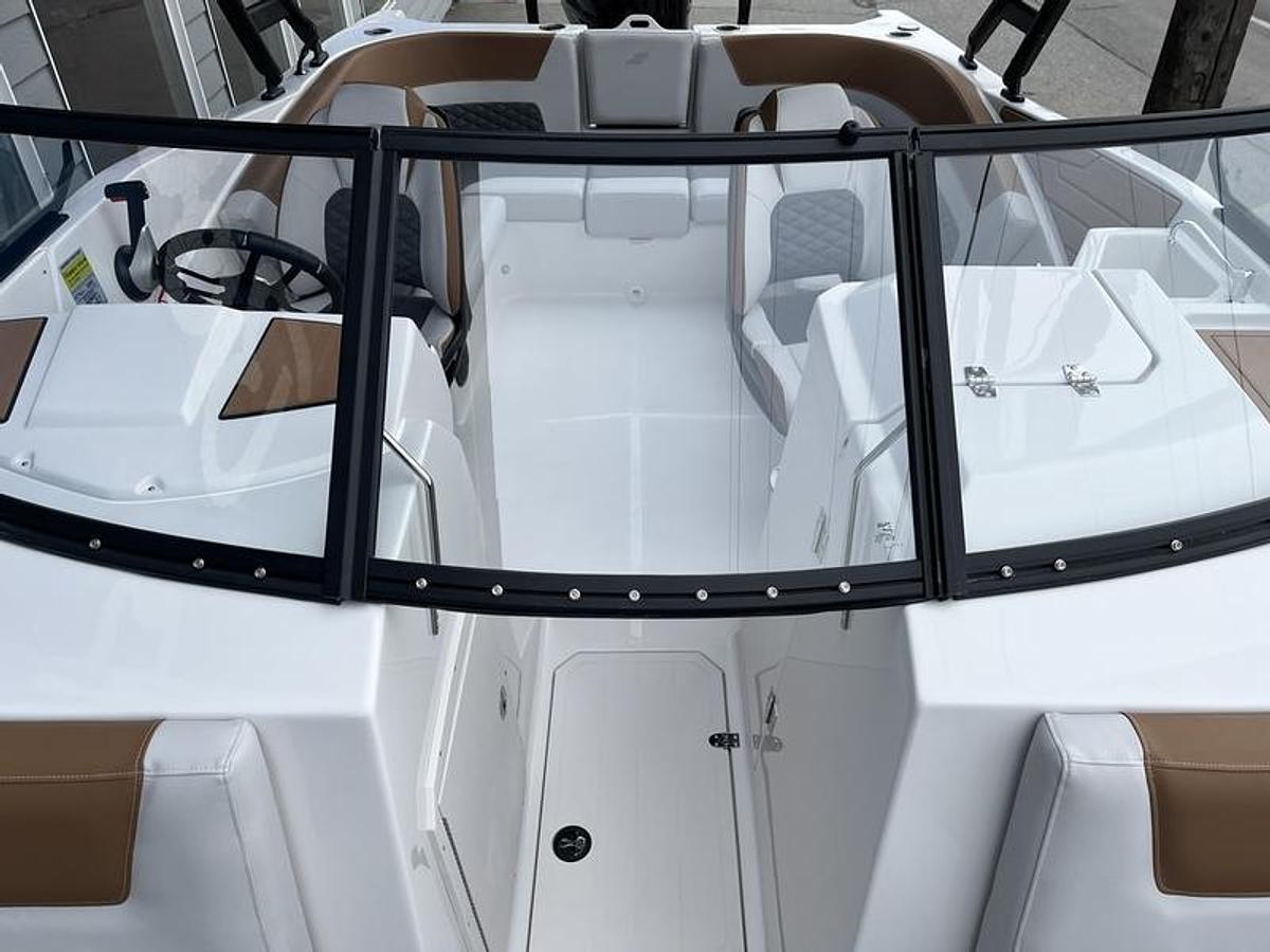 2025 Starcraft Marine SVX 230 OB