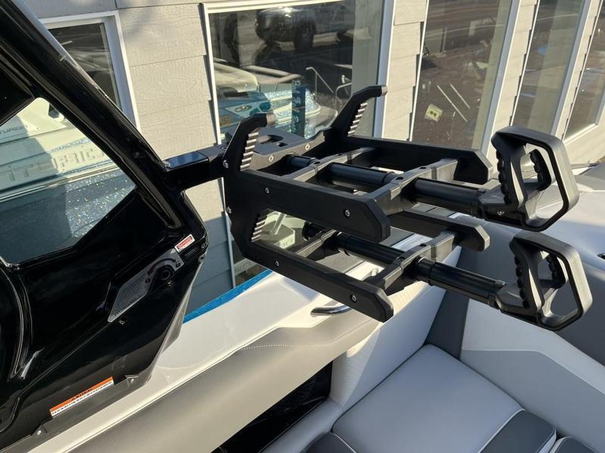 2026 Supreme Boats S240