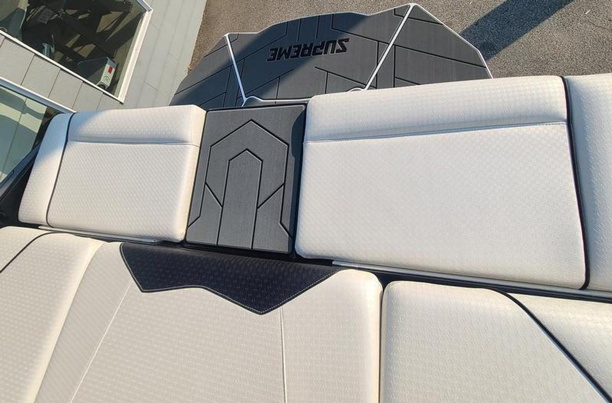 2026 Supreme Boats S220