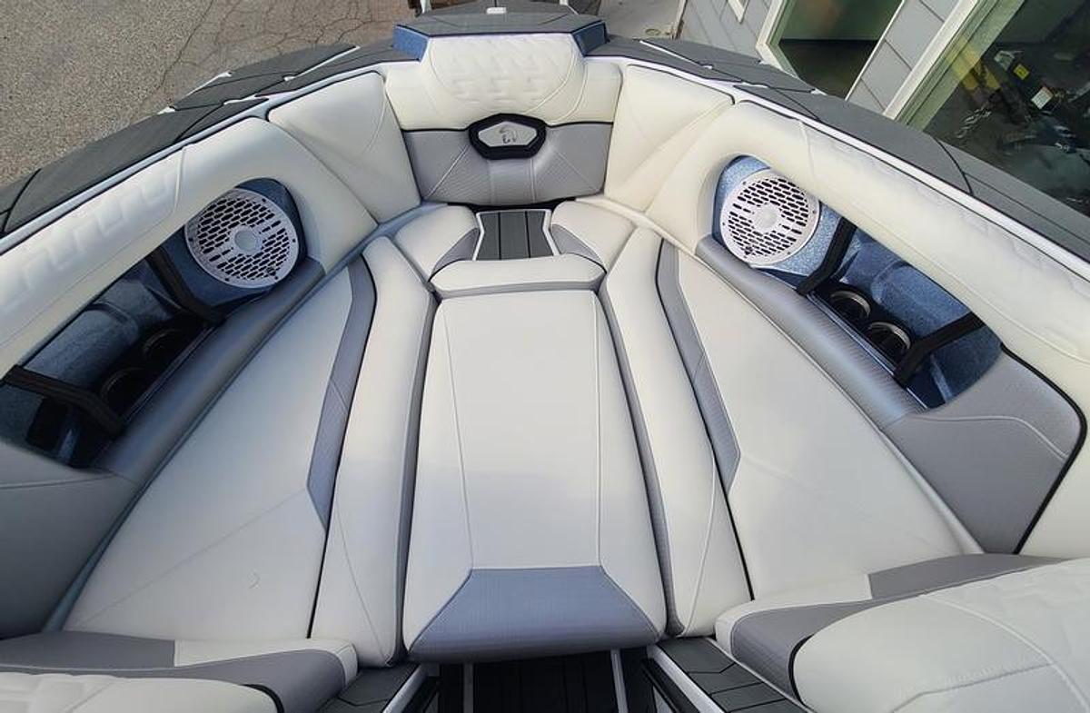 2026 Centurion Ri 230