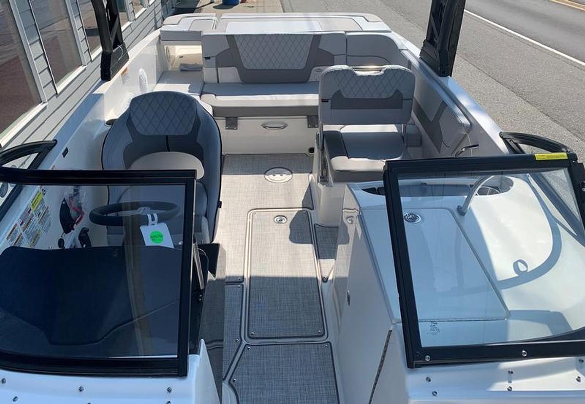 2024 Bayliner VR6 Bowrider