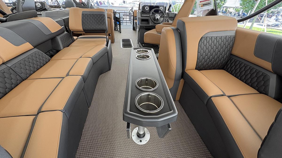 2027 Sylvan L5 SLZ