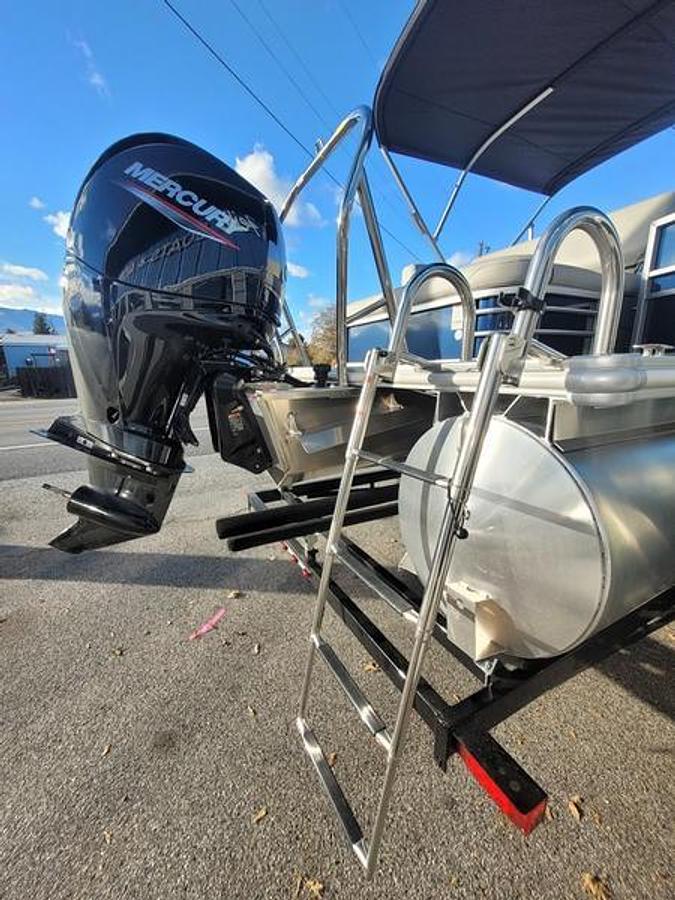 2025 Sylvan Mirage 822 CLZ