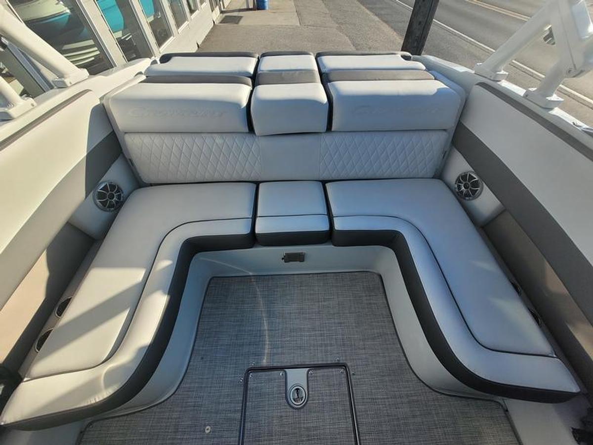 2024 Crownline 240 SS