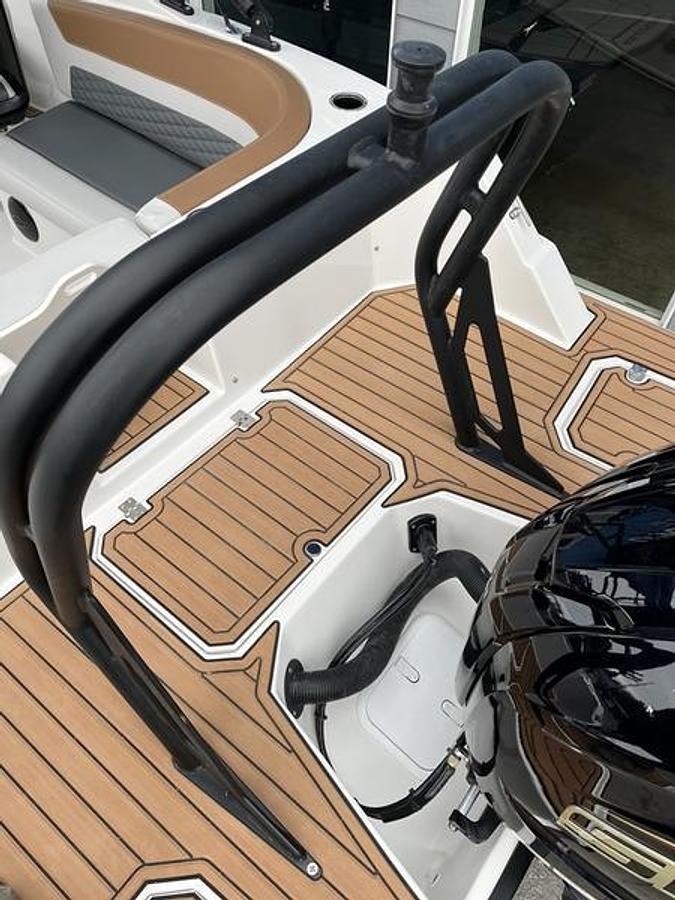 2025 Starcraft Marine SVX 230 OB