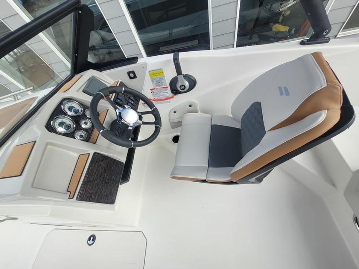 2025 Starcraft Marine SVX 210 I/O