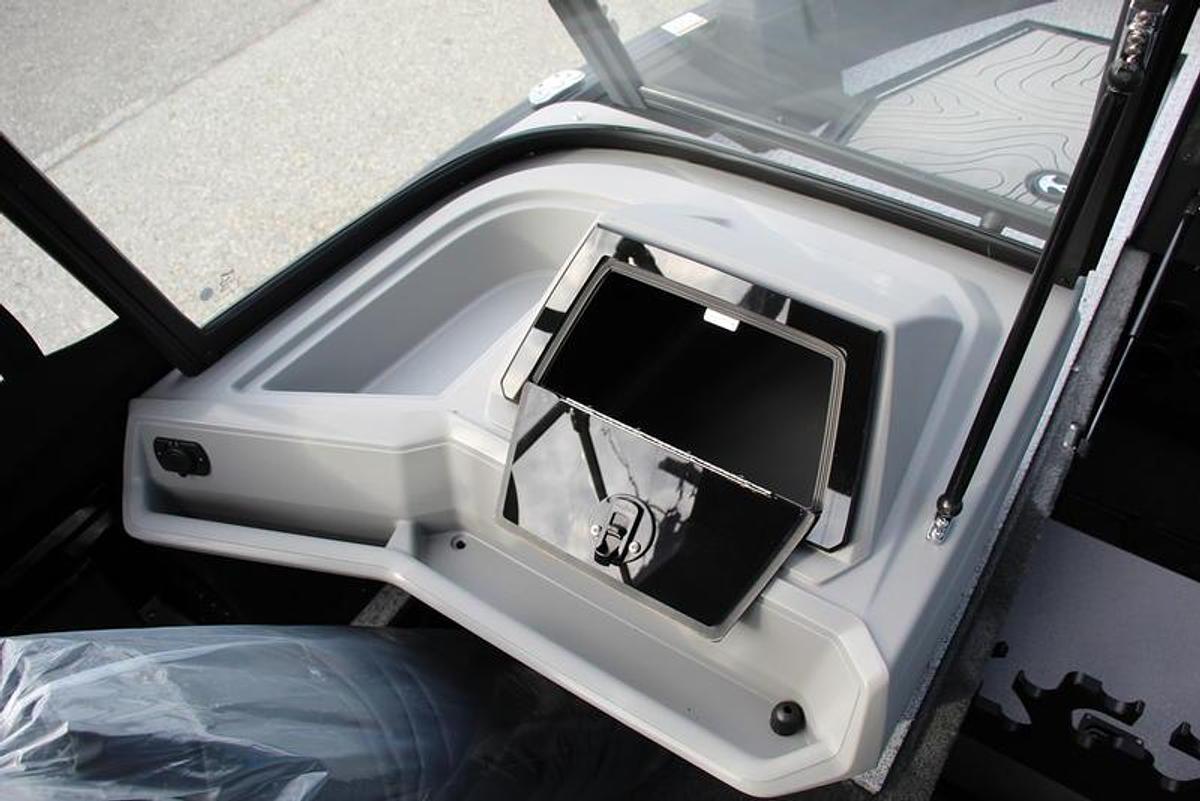 2025 Smoker Craft Adventurer 188 DC Pro