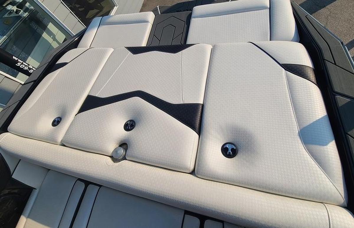 2026 Supreme Boats S220