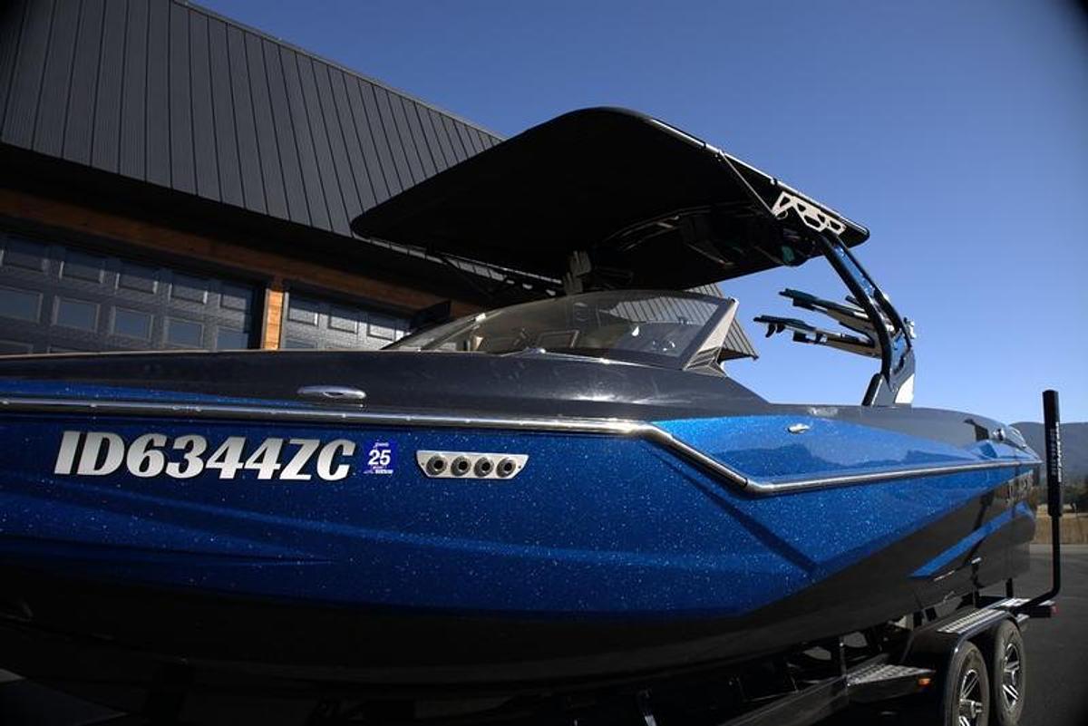 Used 2023 Supreme Boats ZS252