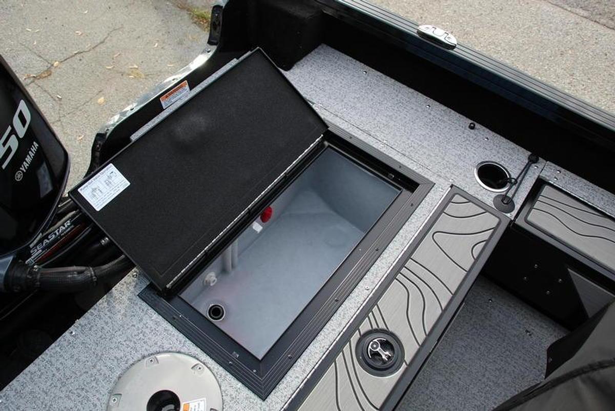 2025 Smoker Craft Adventurer 188 DC Pro