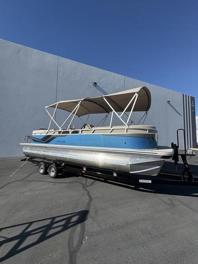 2026 Avalon Venture 85 Quad Lounger 25 FT