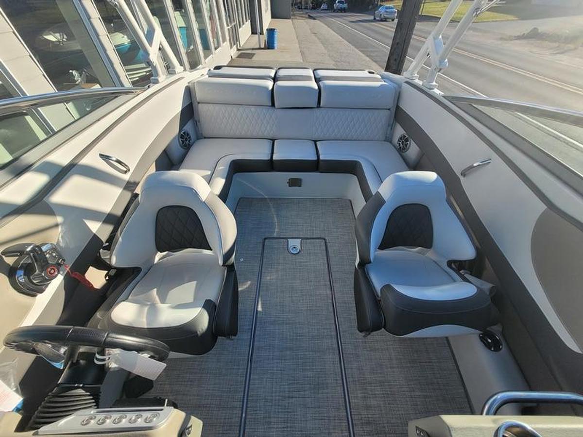 2024 Crownline 240 SS