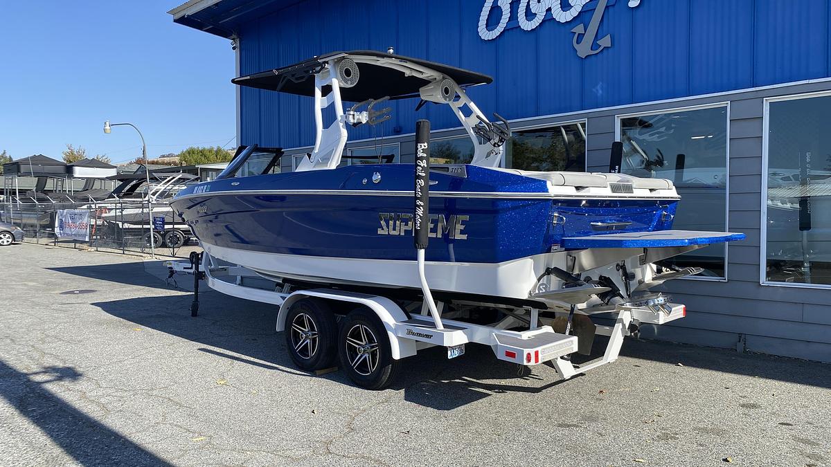 Used 2023 Supreme Boats S220