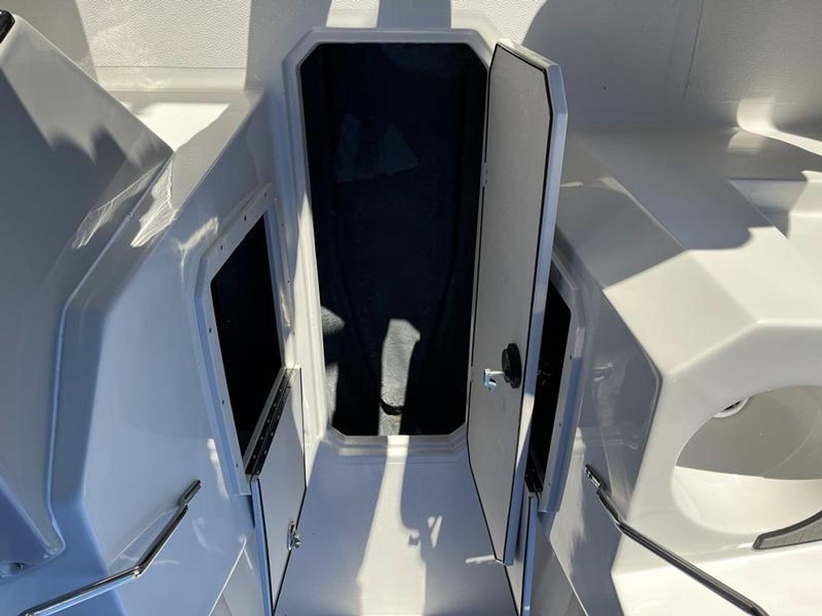 2025 Starcraft Marine SVX 210