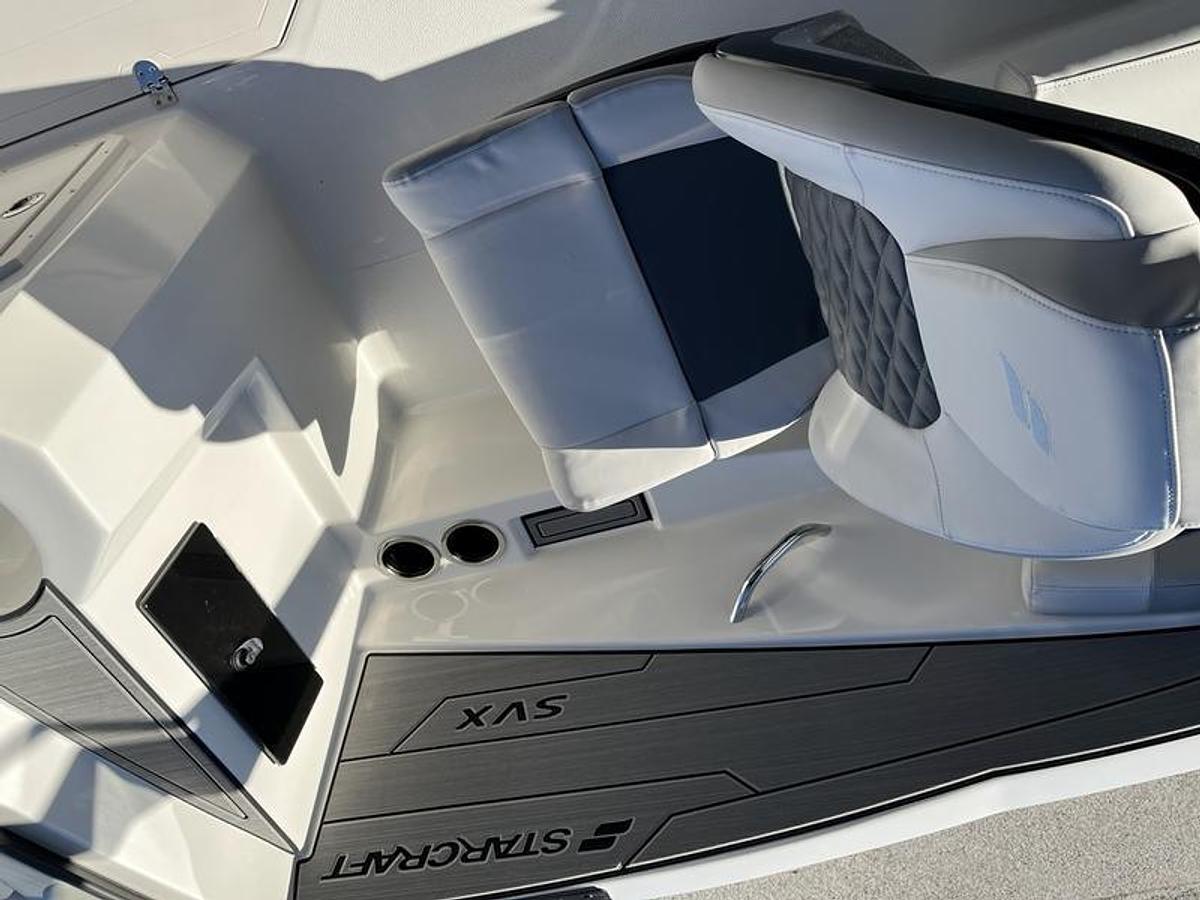 2025 Starcraft Marine SVX 210