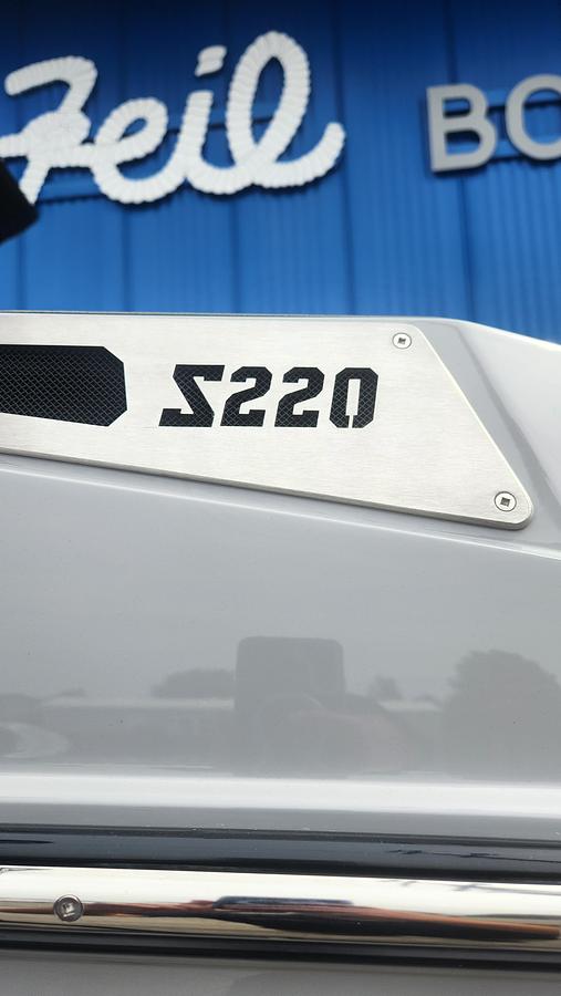 2027 Supreme Boats S220