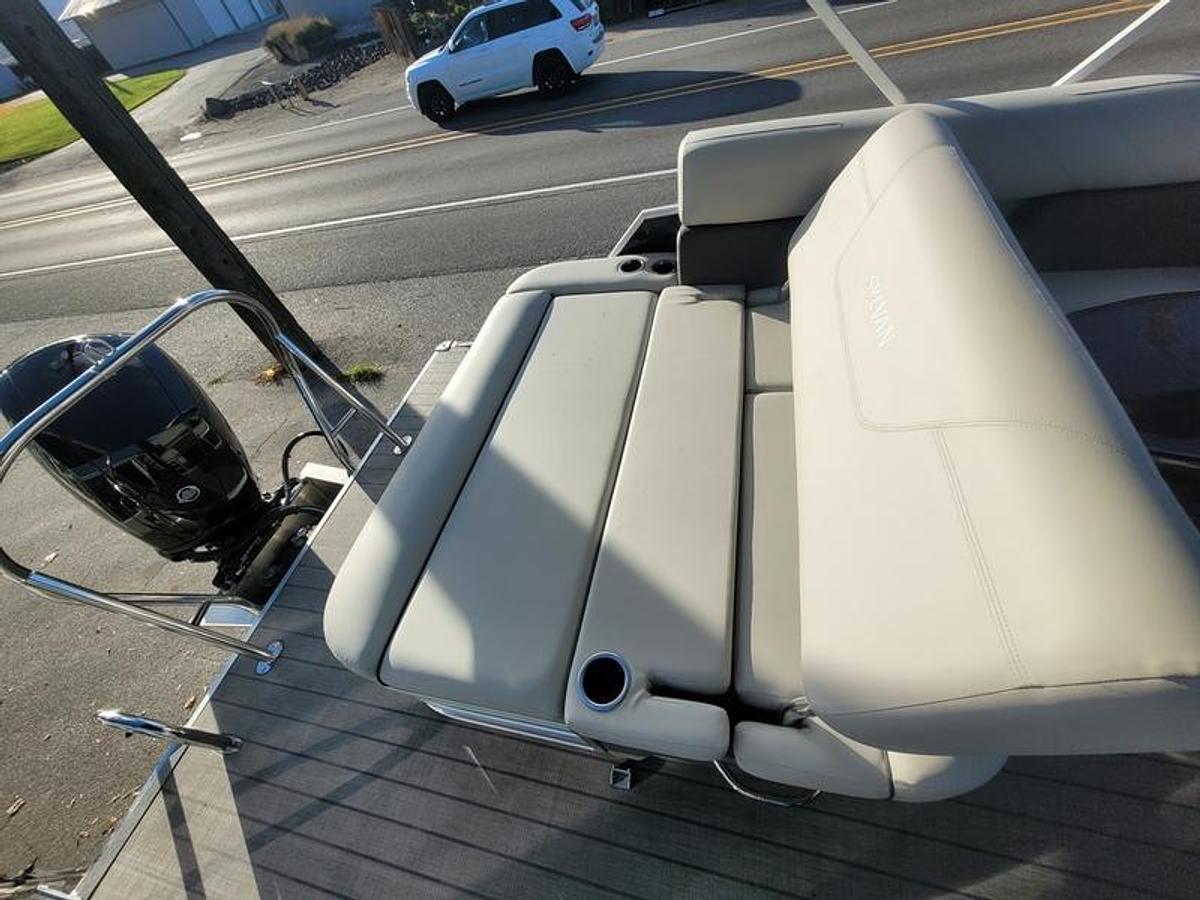 2025 Sylvan Mirage 822 CLZ