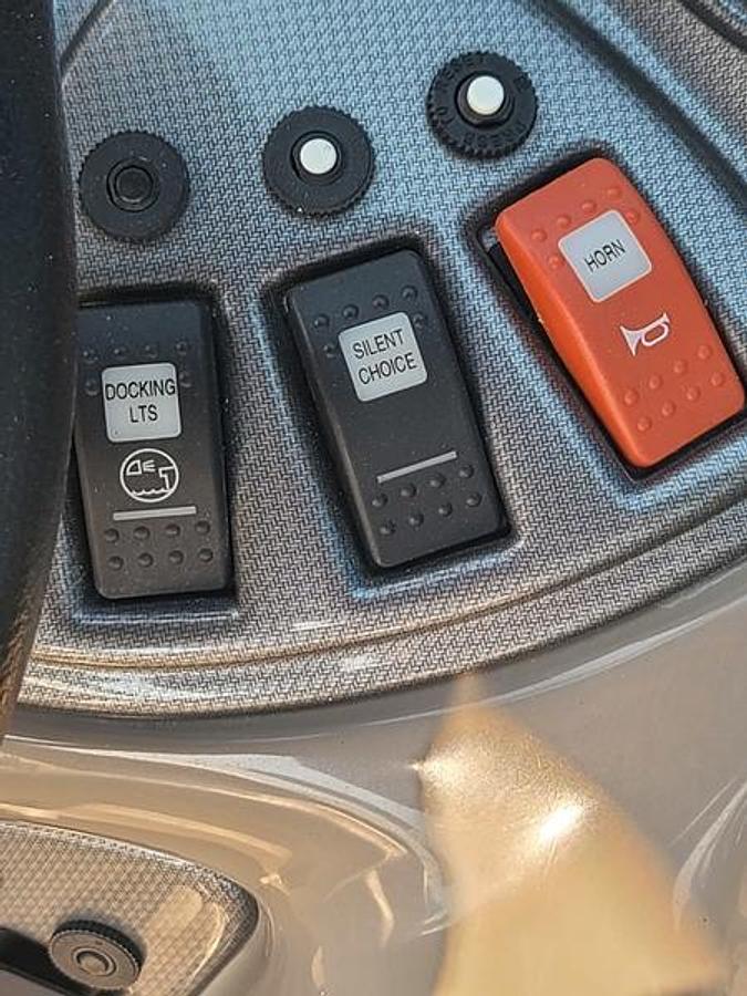 Used 2006 Rinker 226 RX