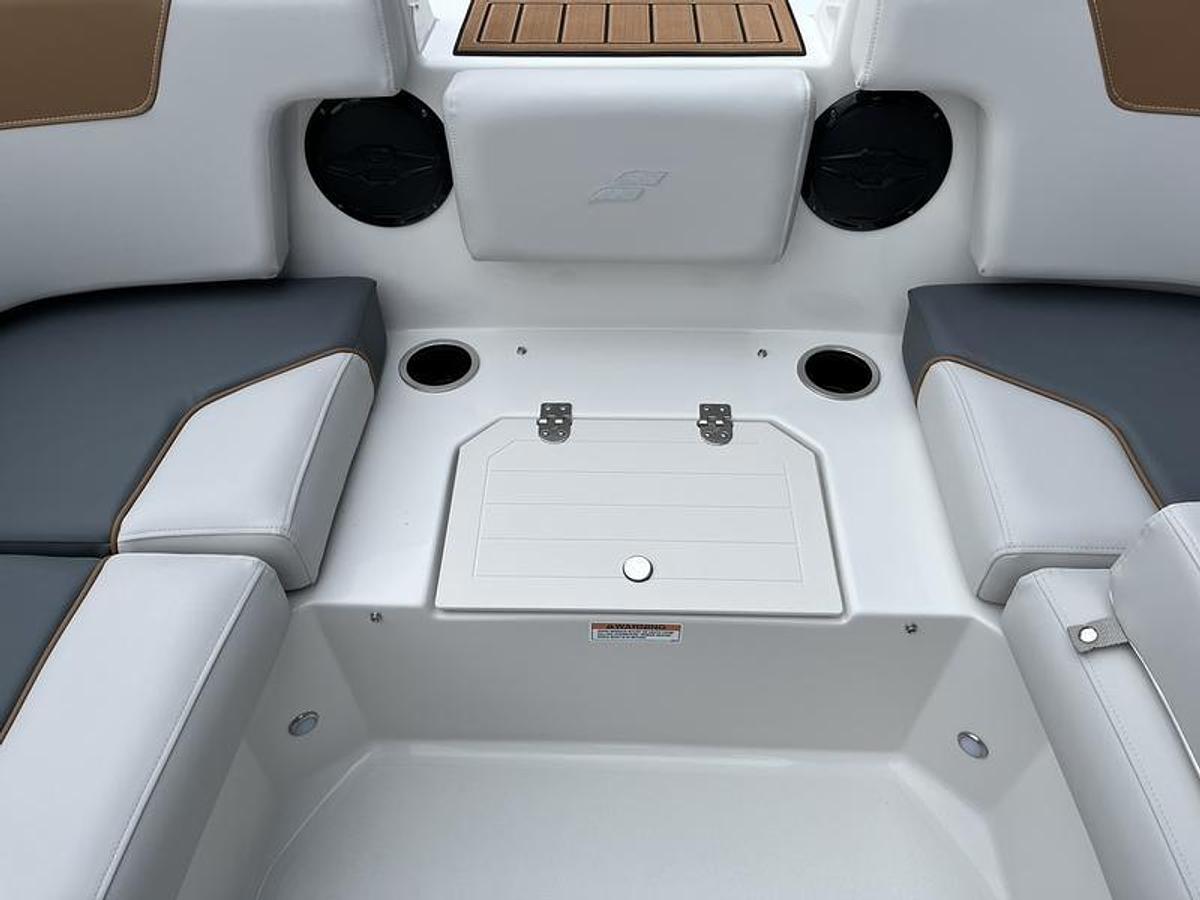 2025 Starcraft Marine SVX 230 OB