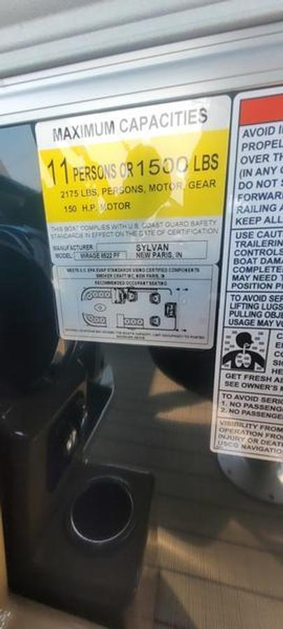 2025 Sylvan 8522 Mirage Party Fish