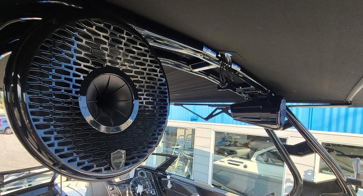 2026 Supreme Boats S220