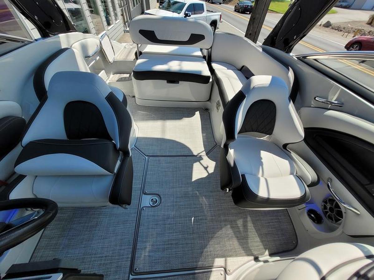 2024 Crownline 260 SS