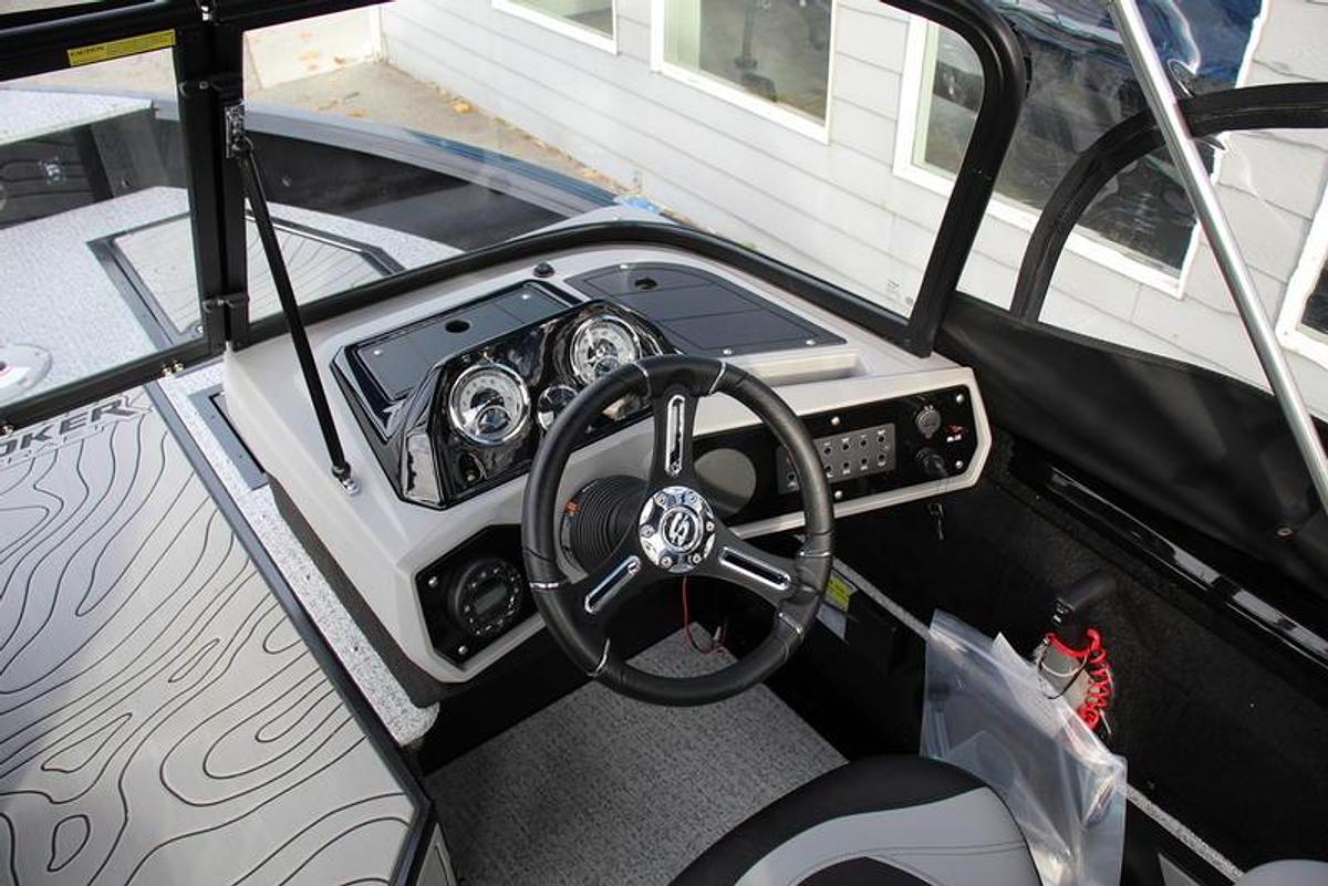 2025 Smoker Craft Adventurer 188 DC Pro