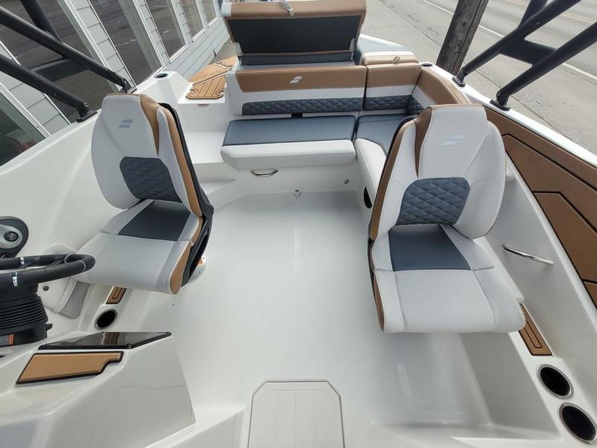 2025 Starcraft Marine SVX 210 I/O