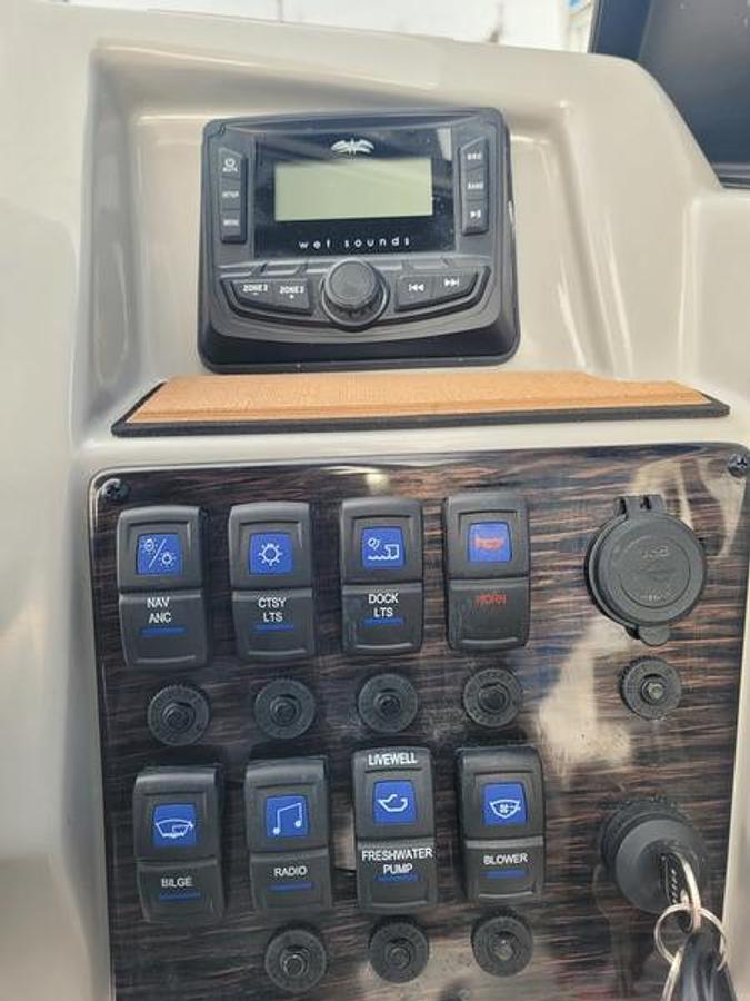 2025 Starcraft Marine SVX 210 I/O