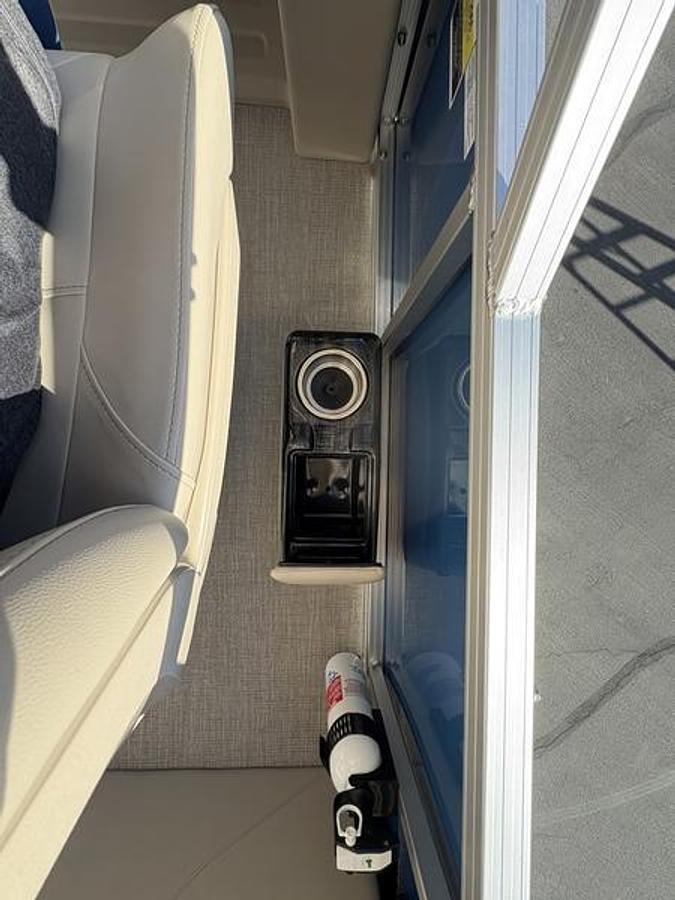 2026 Avalon Venture 85 Quad Lounger 25 FT