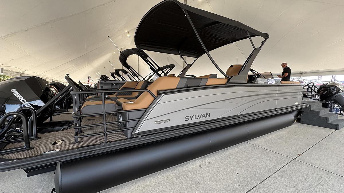 2027 Sylvan L5 SLZ