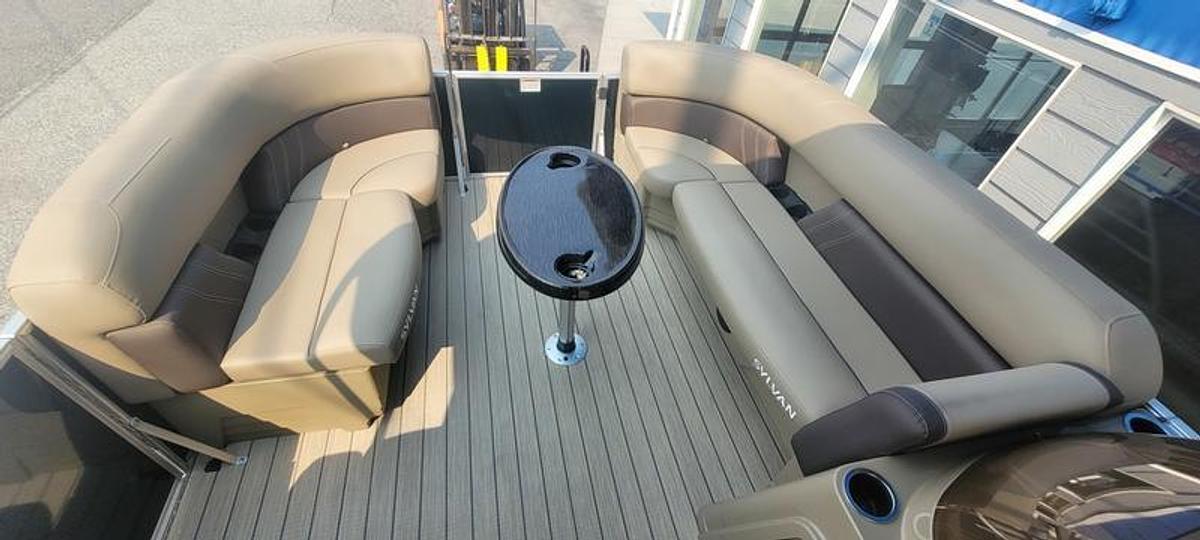 2025 Sylvan 8522 Mirage Party Fish