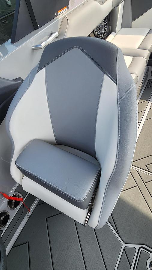 2027 Supreme Boats S220