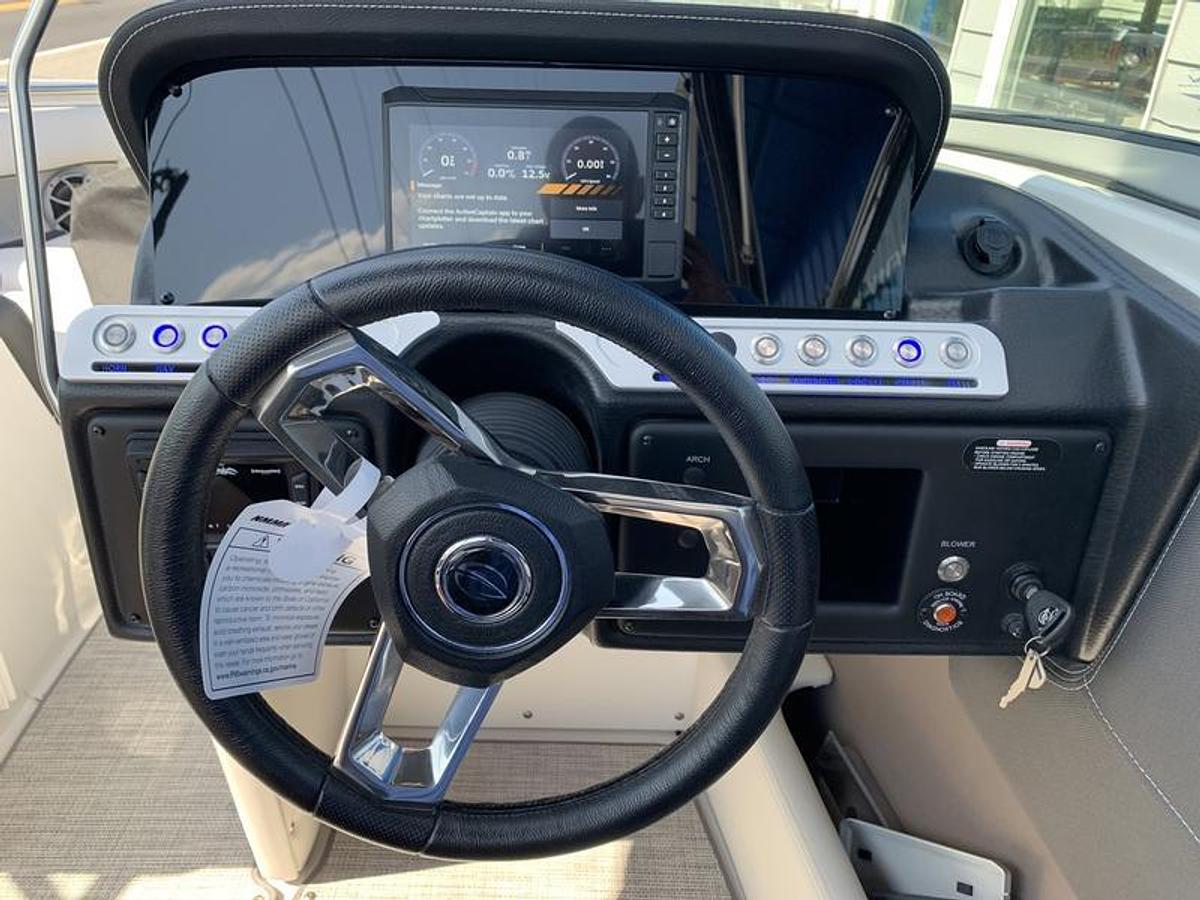 2024 Crownline 240SS