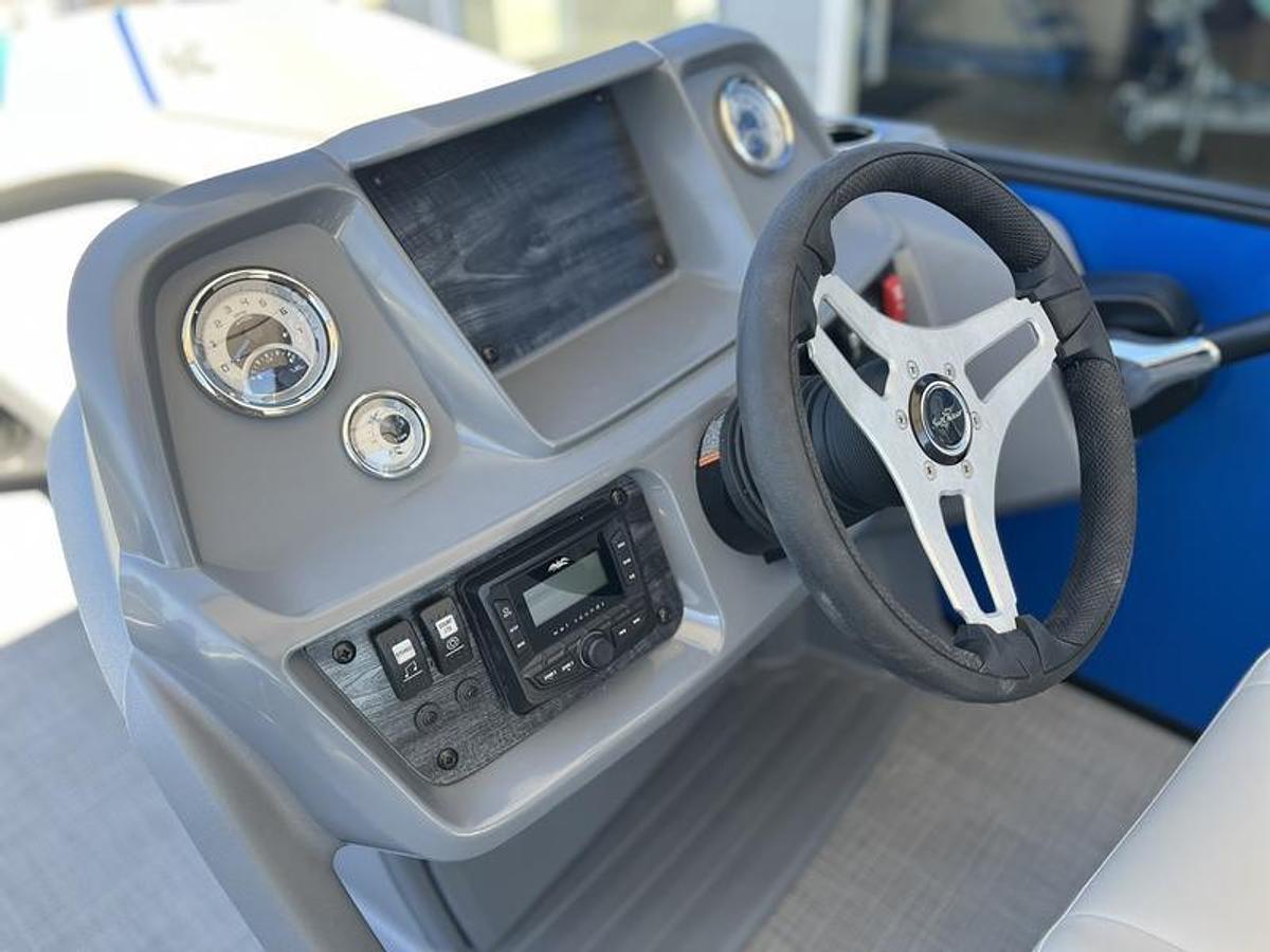 2025 SunChaser Lucerne 20 LR DH