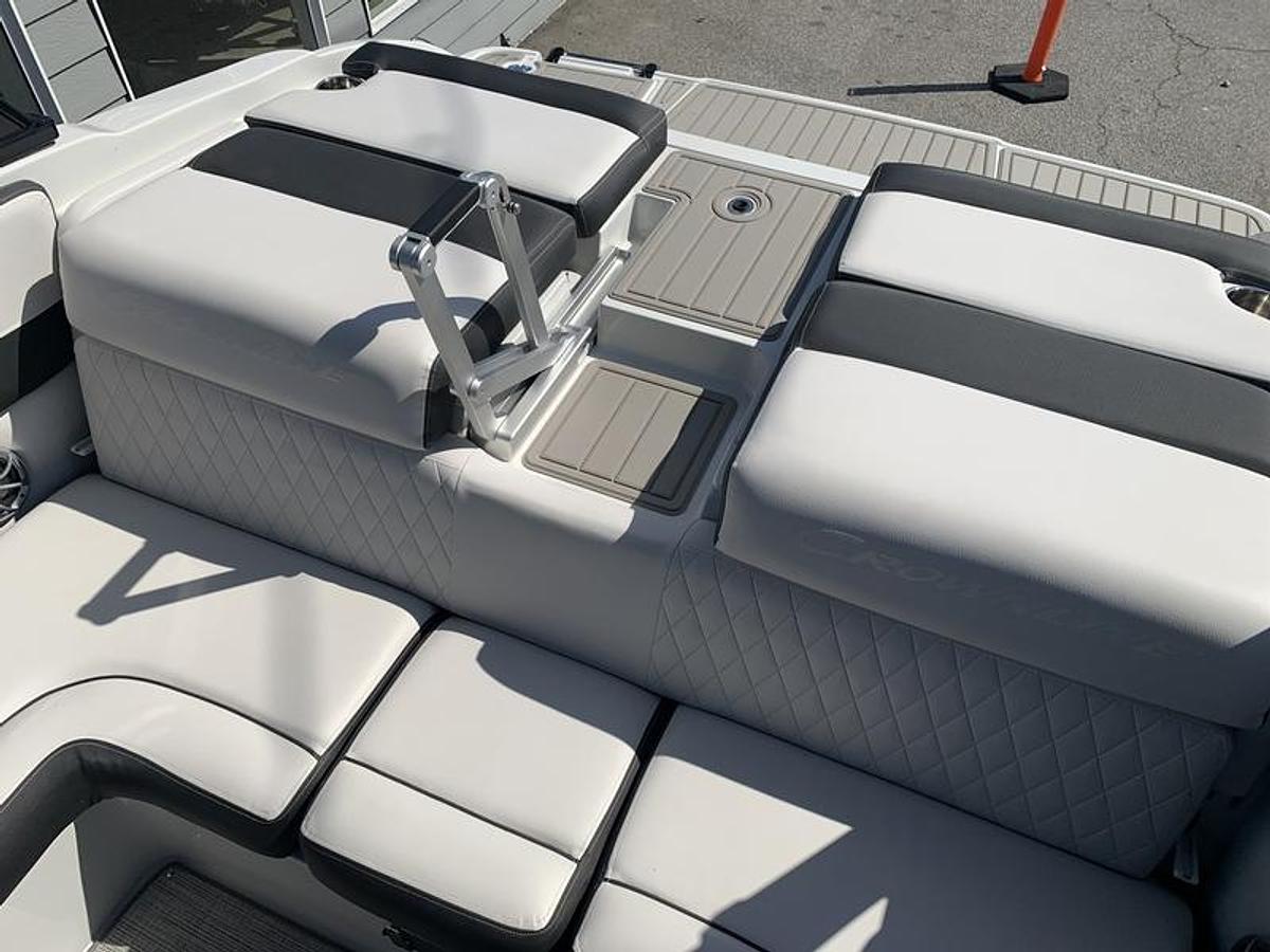 2024 Crownline 240SS