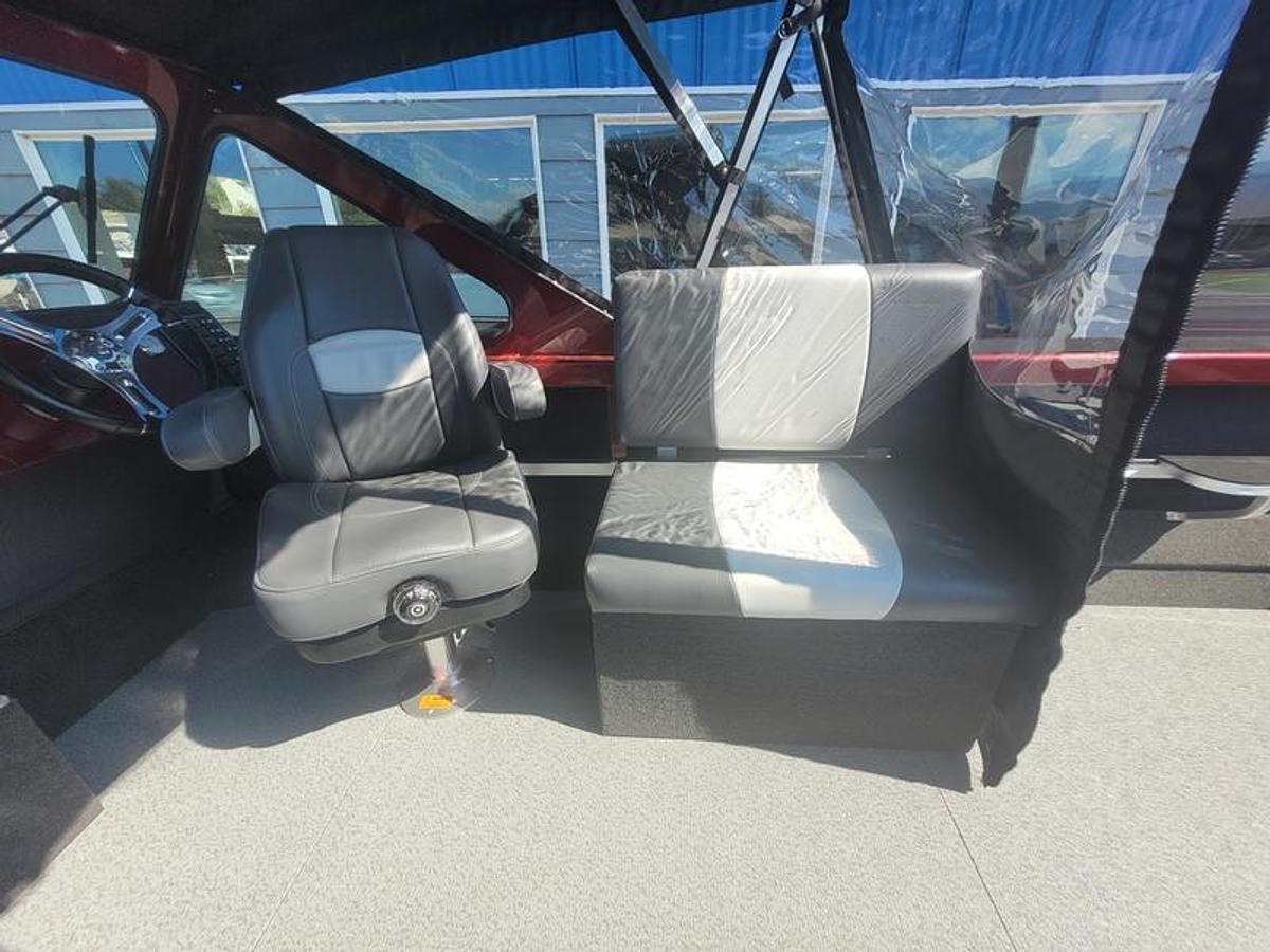 2024 Custom Weld 20/22 Wide Body OffShore/Utility