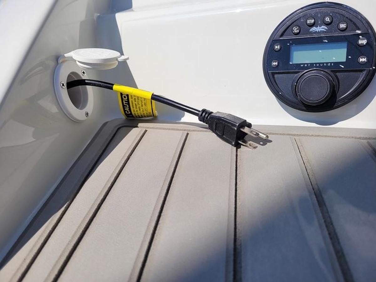 2024 Crownline 260 SS