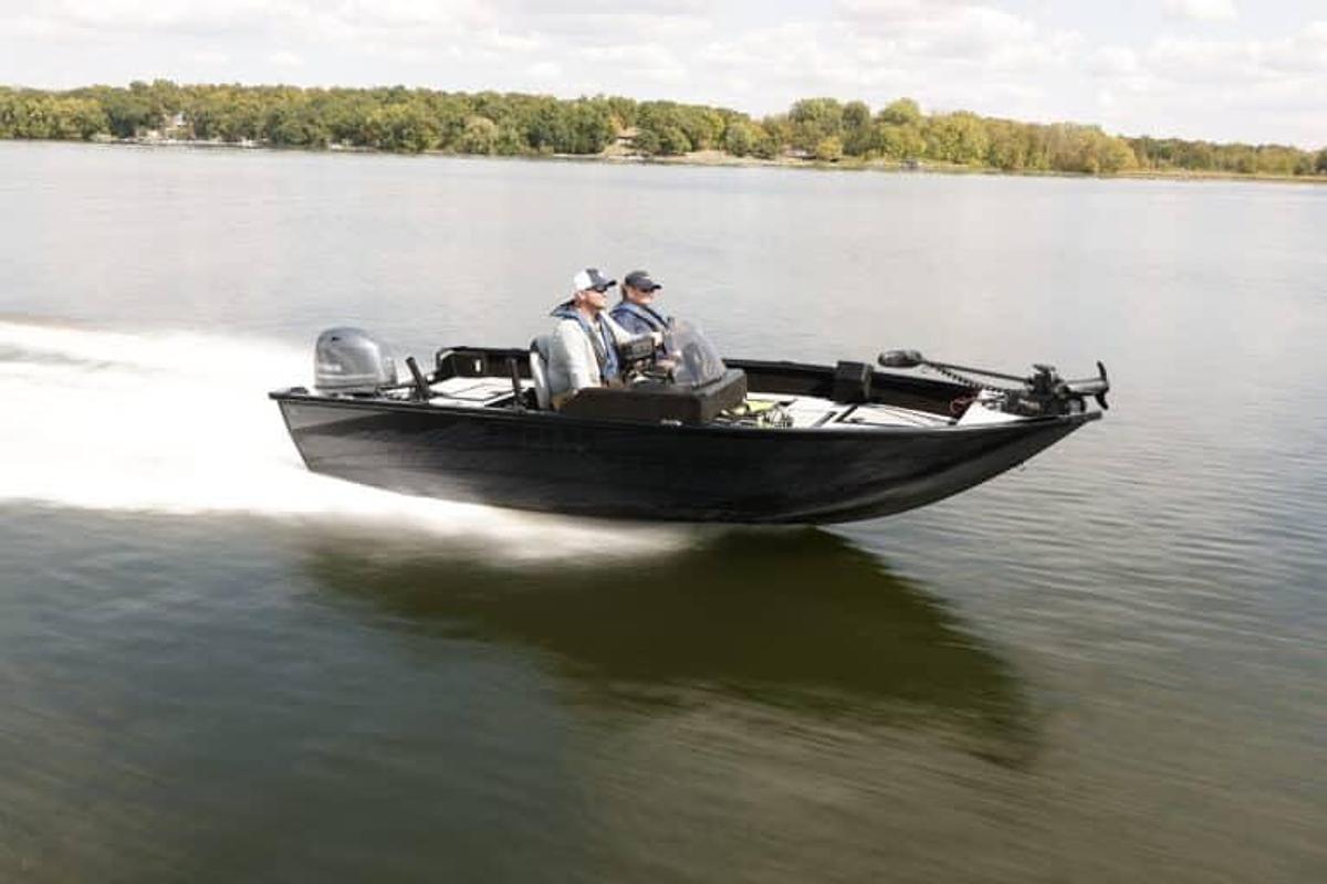 2027 Smoker Craft 166 Excursion