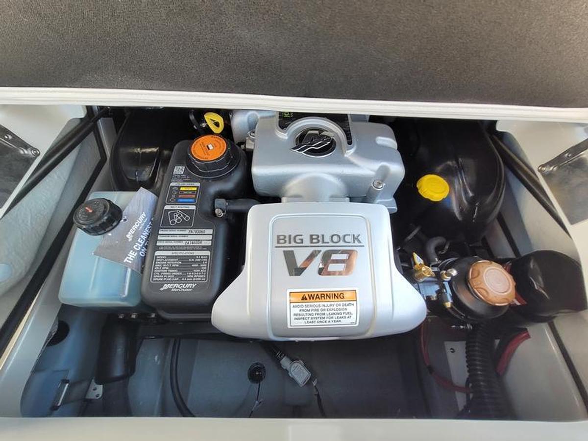 2024 Crownline 260 SS