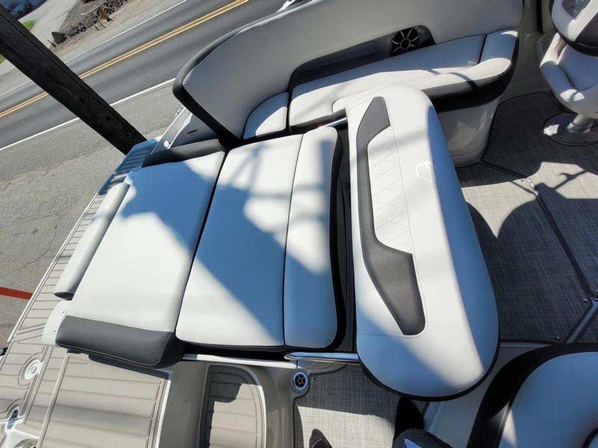 2024 Crownline 260 SS