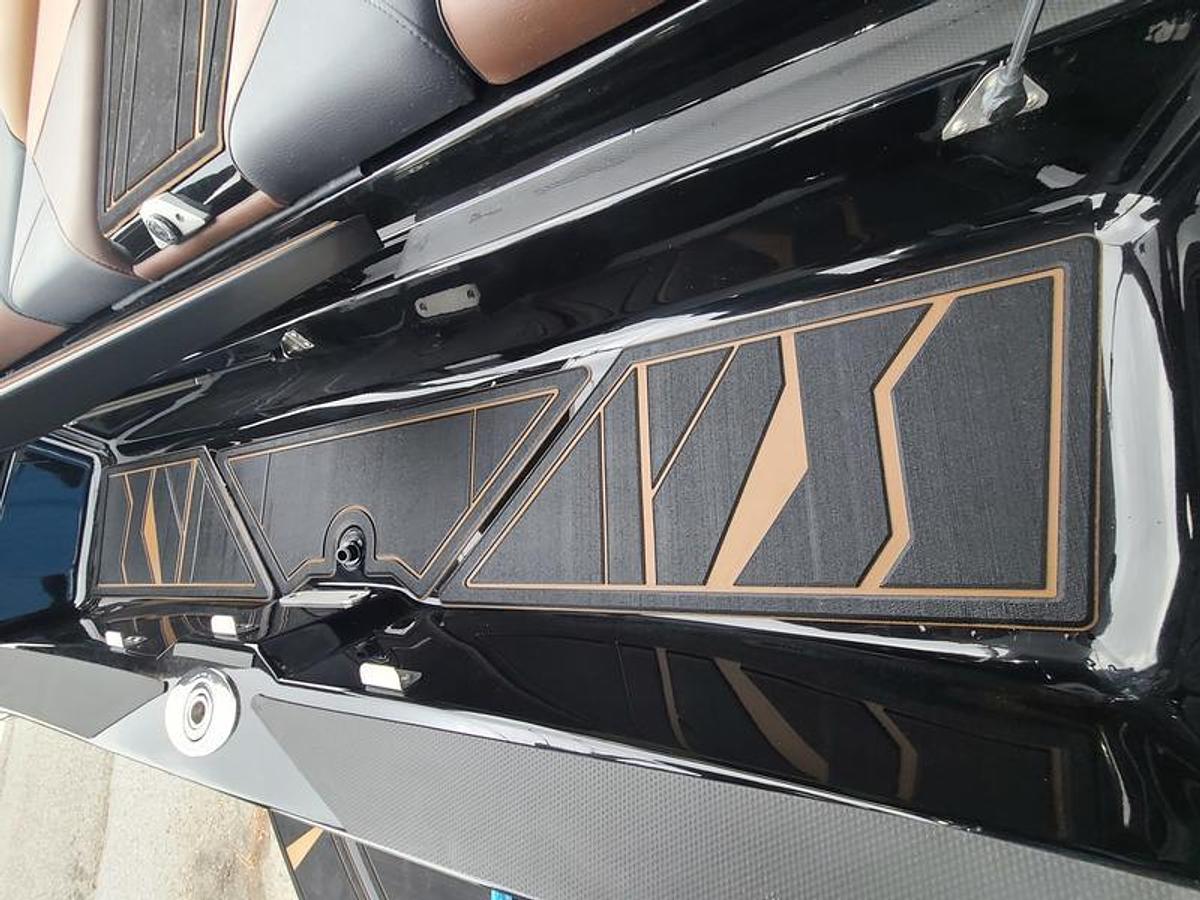 2026 Centurion Nv233