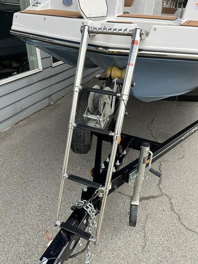 2025 Starcraft Marine SVX 230 OB