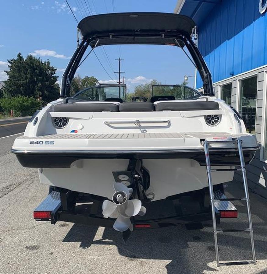 2024 Crownline 240SS