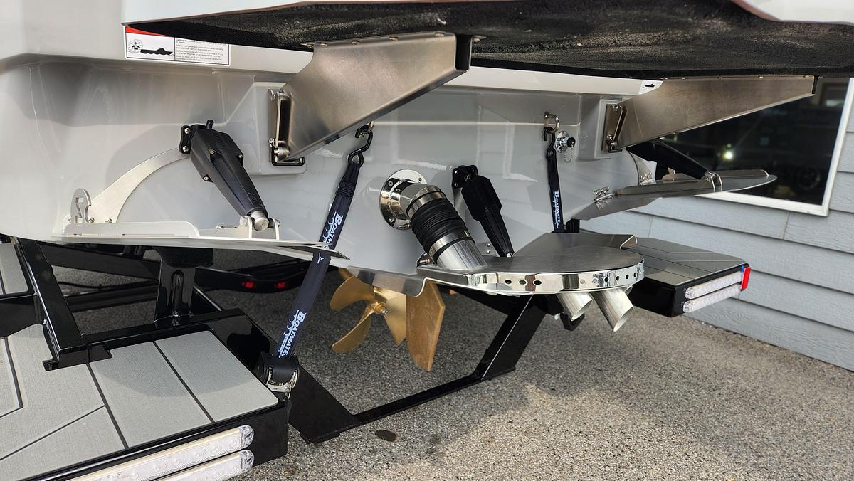 2027 Supreme Boats S220
