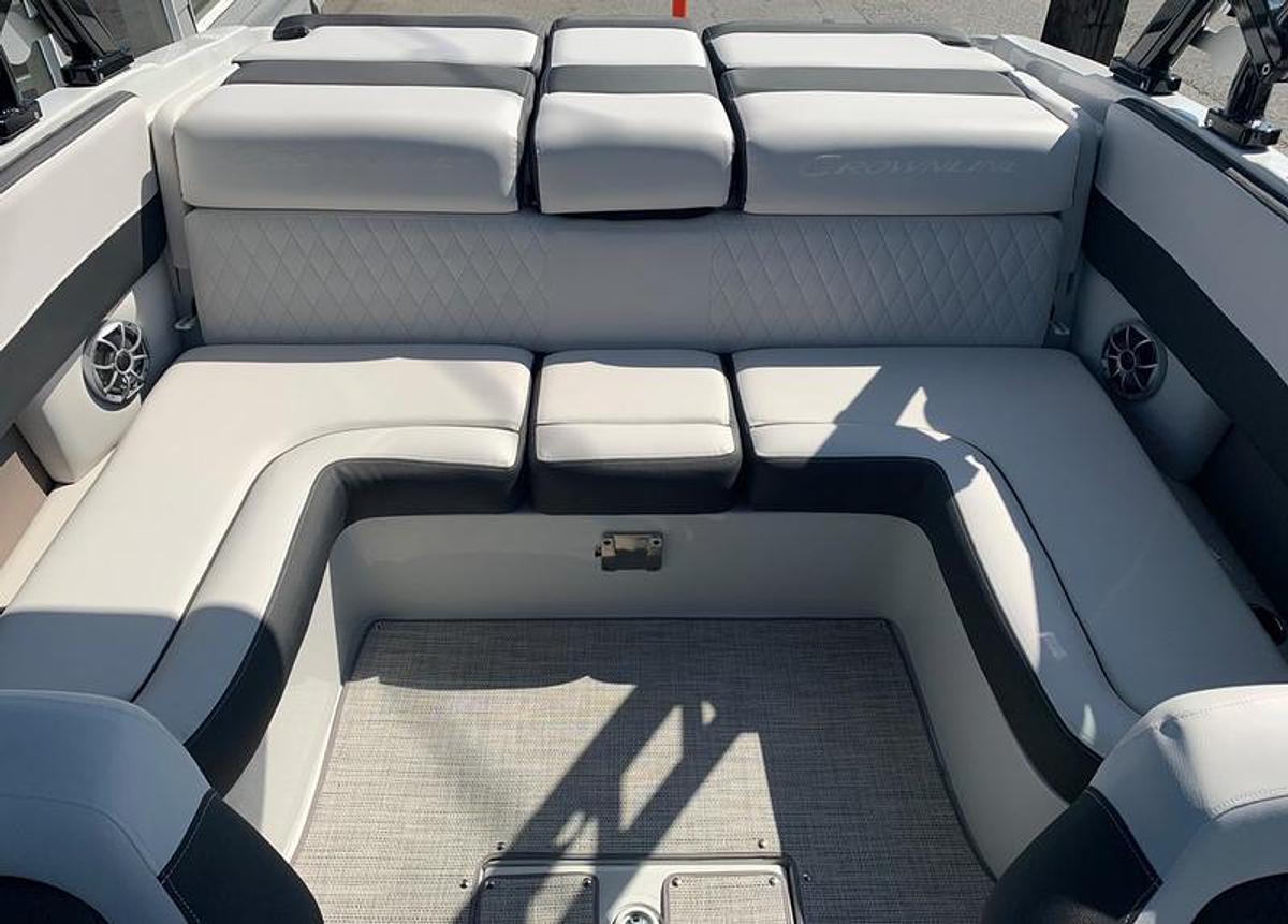 2024 Crownline 240SS